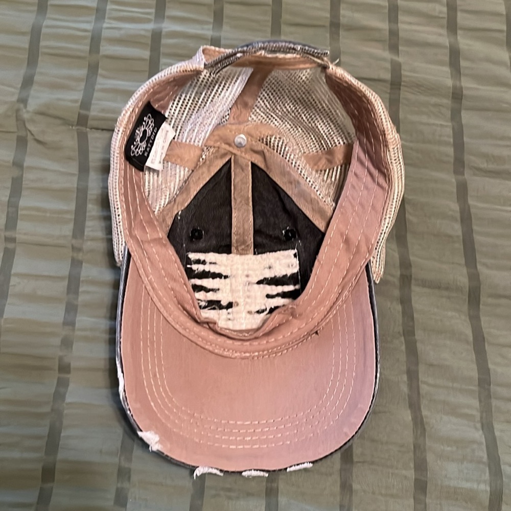 Hat - Picture 2 of 3
